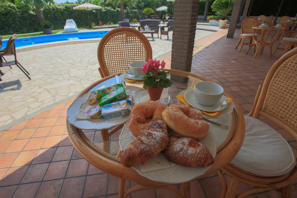 Hotel La Fenice Боскореале Экстерьер фото